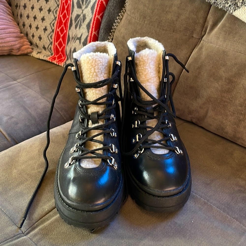 Aqua Bloomingdale’s black leather lace up hiking style boots size 9. Brand new.